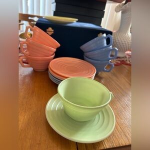 HAZEL ATLAS Moderntone Platonite Pastel Green Tea Coffee Cup & Saucer